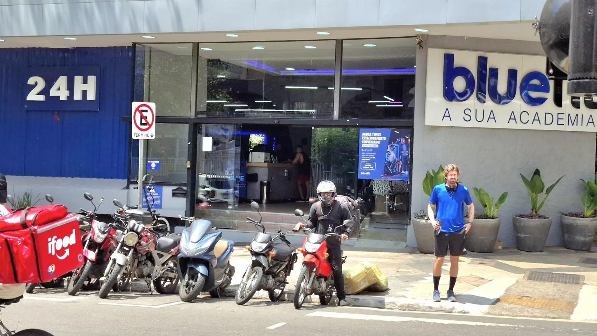 Ap 709 - A Poucos Passos Da Avenida Paulista! Apartamento São Paulo Brasil