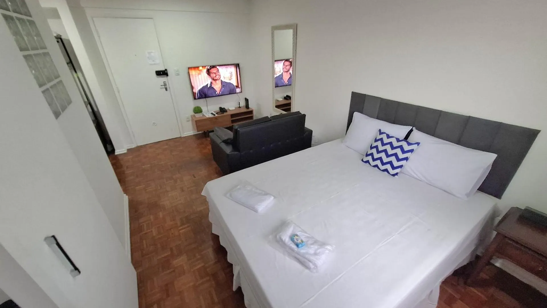 Ap 709 - A Poucos Passos Da Avenida Paulista! Apartamento São Paulo 0*,