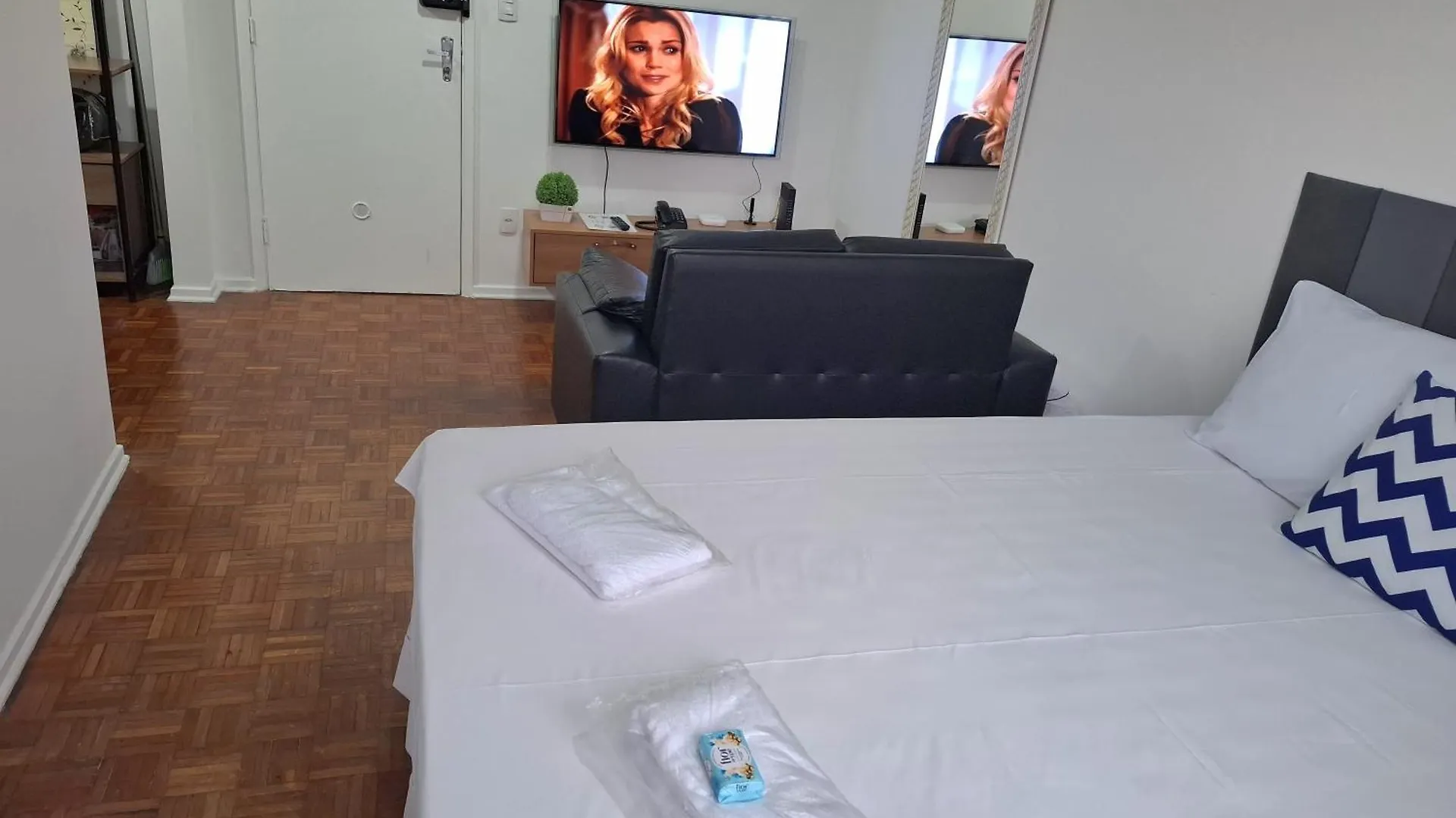 Ap 709 - A Poucos Passos Da Avenida Paulista! Apartamento São Paulo Brasil
